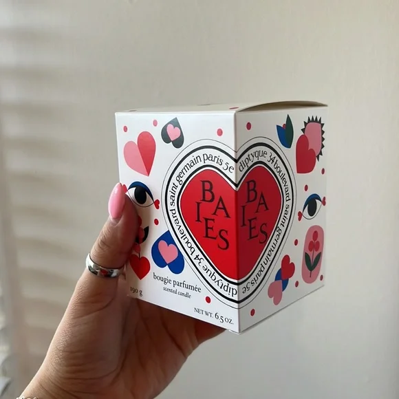 Diptyque limited edition Valentines Day candle- BAIES - Picture 1 of 4